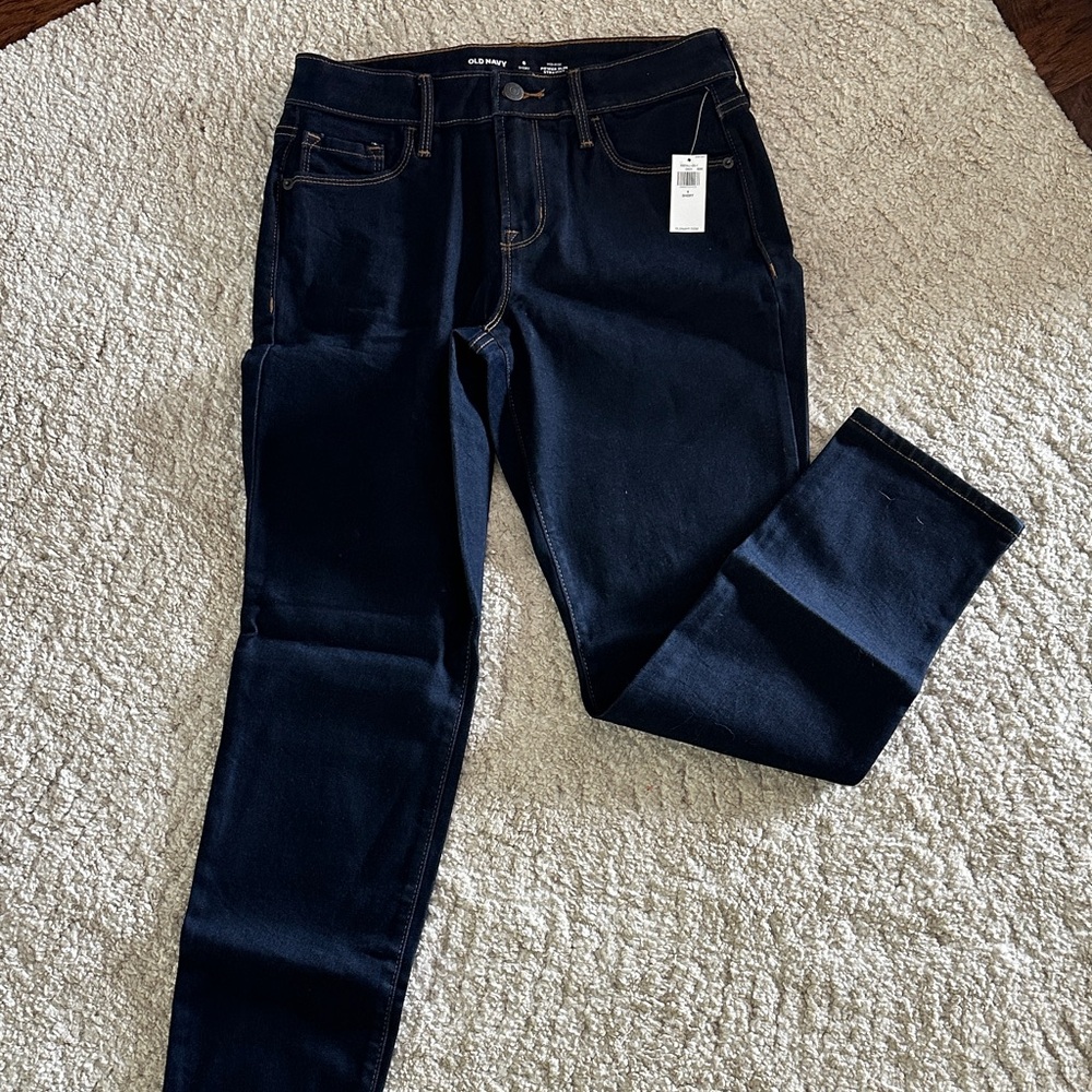 NWT Old Navy Power Slim Straight jeans - size 6 short